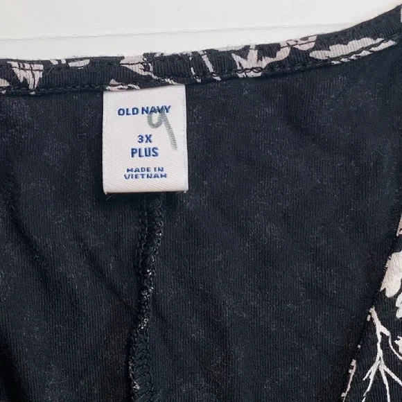 Old Navy Dress Size 3X Waist-Defined Plus-Size Wrap-Front Dress Black Floral - Picture 9 of 14